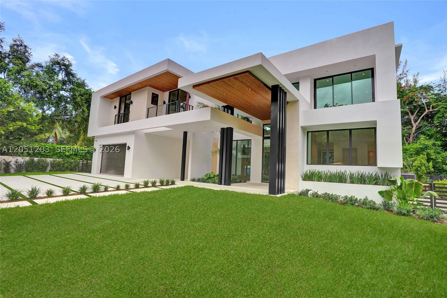 4640 Sunset Dr - Image 1