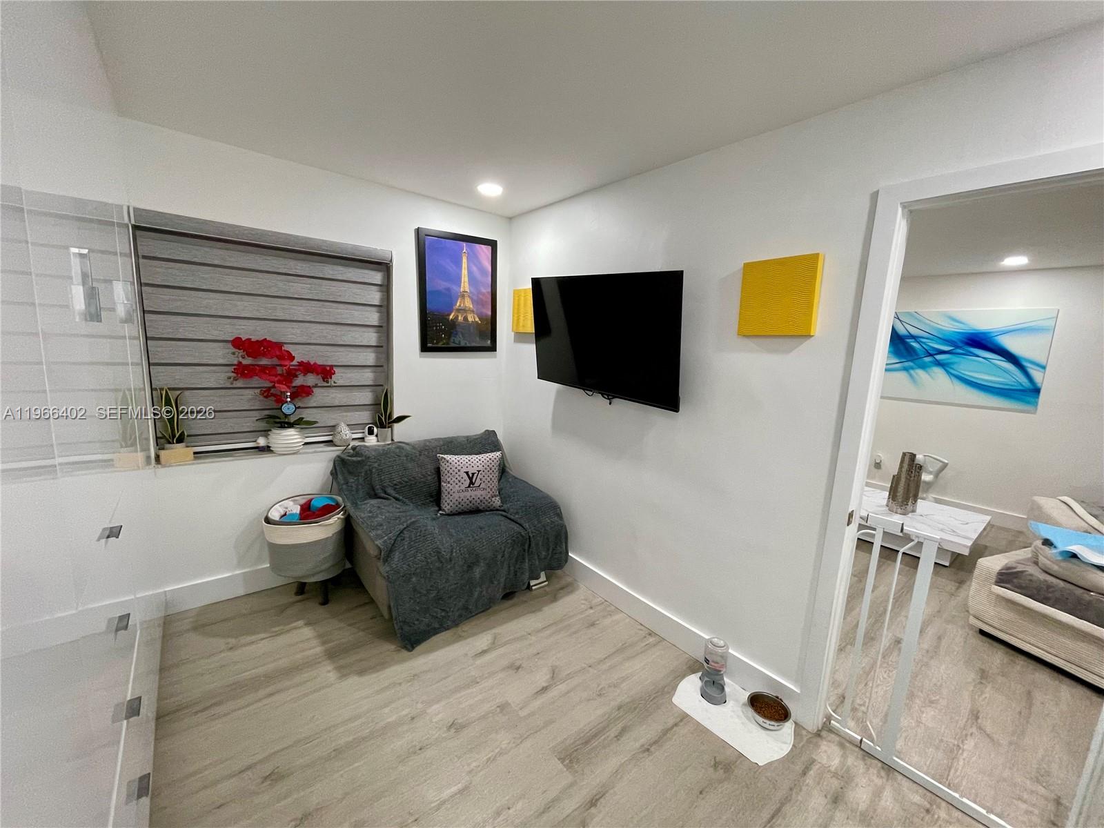 FOX CHASE CONDO #3 - Residential