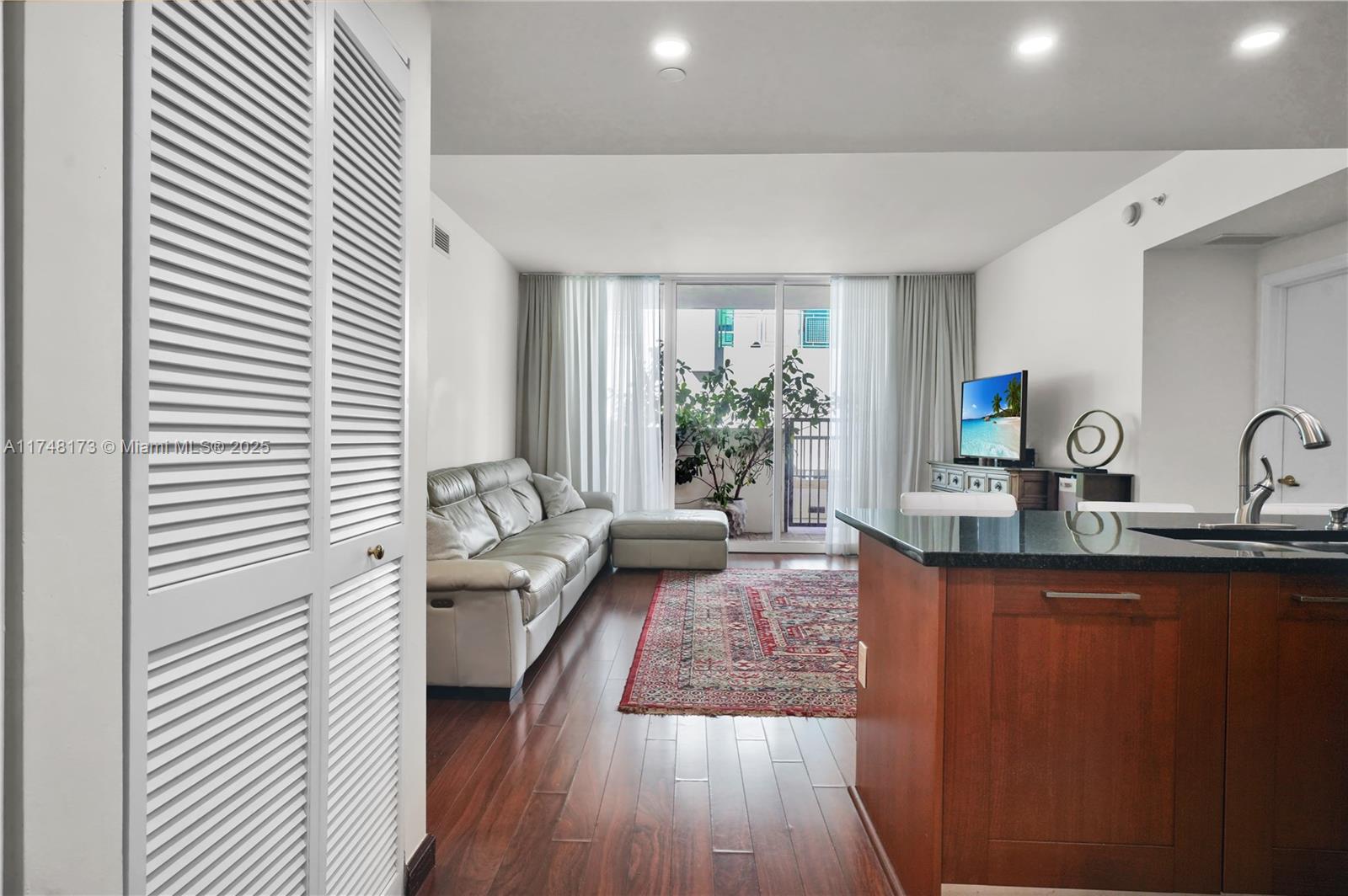 ONE VILLAGE PLACE CONDO - Residential