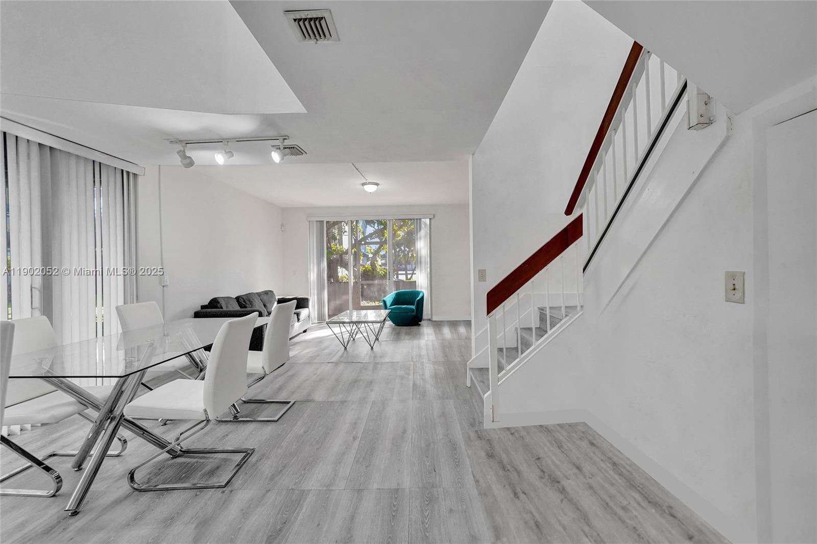 CROSS CREEK TOWNHOMES PLA - Residential