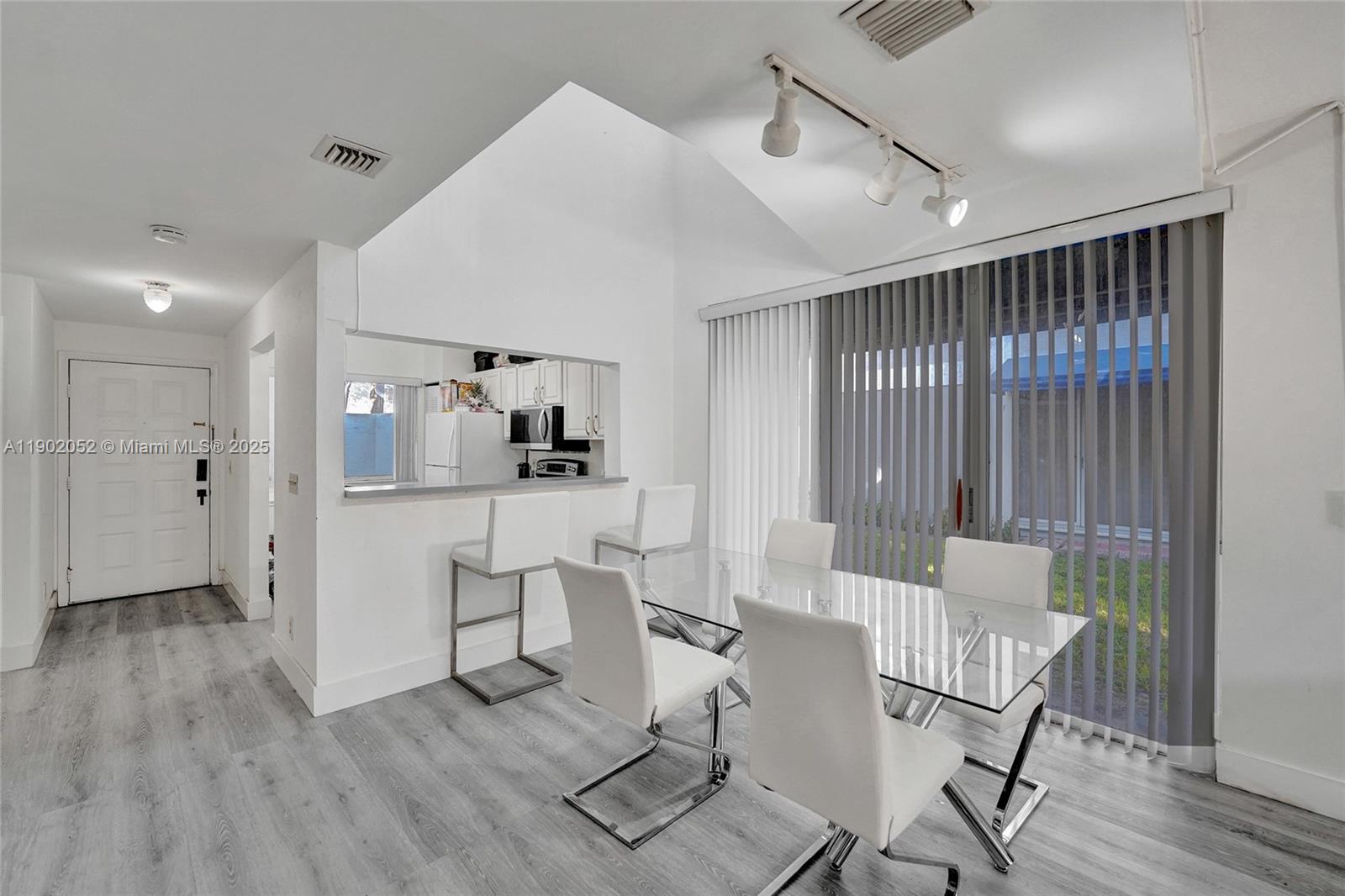 CROSS CREEK TOWNHOMES PLA - Residential