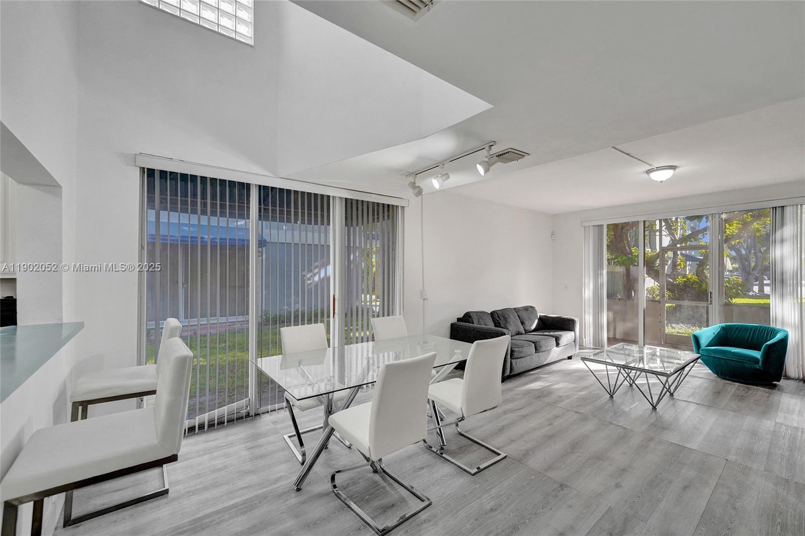 CROSS CREEK TOWNHOMES PLA - Residential