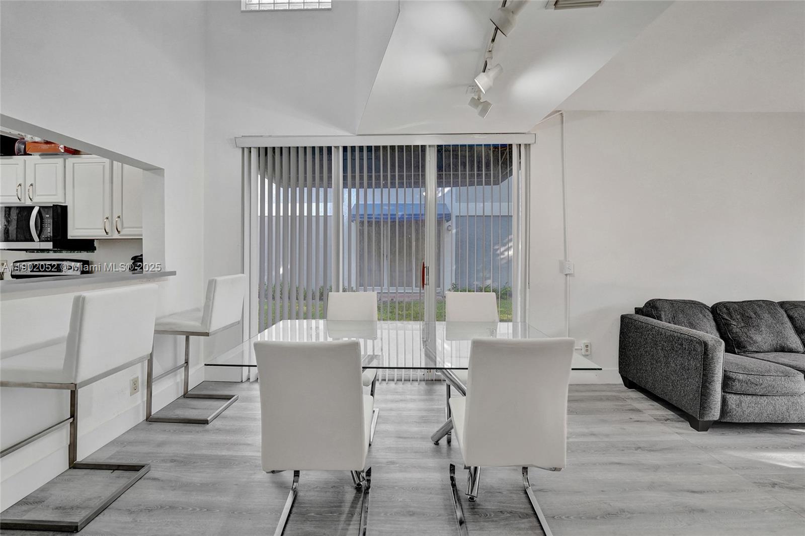 CROSS CREEK TOWNHOMES PLA - Residential