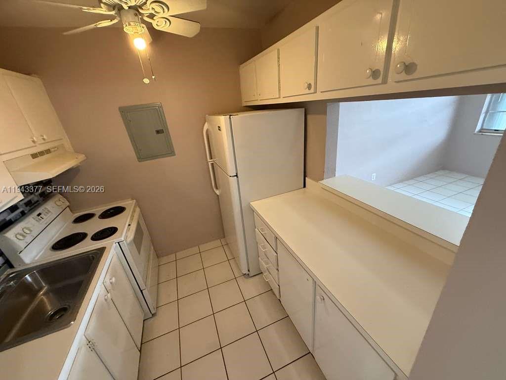 TOWN COLONY CONDO - Residential