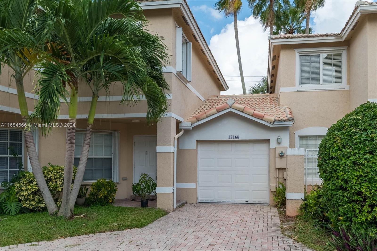 17165 Nw 23rd St St, Pembroke Pines, Miami-Dade County, Florida - 3 Bedrooms  
3 Bathrooms - 