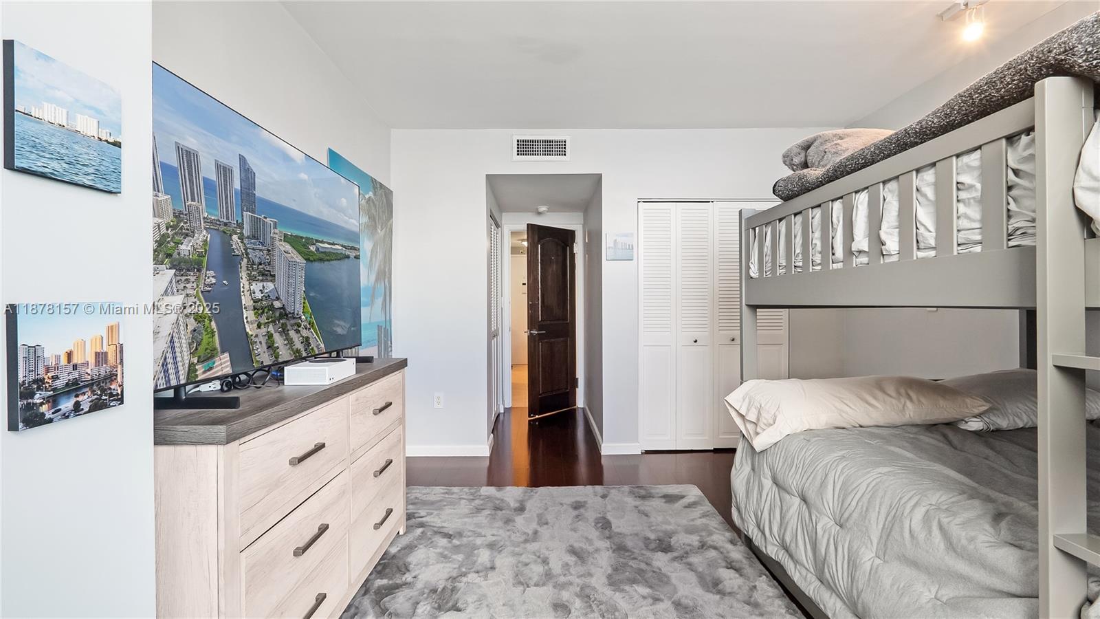 ARLEN HOUSE WEST CONDO - Residential