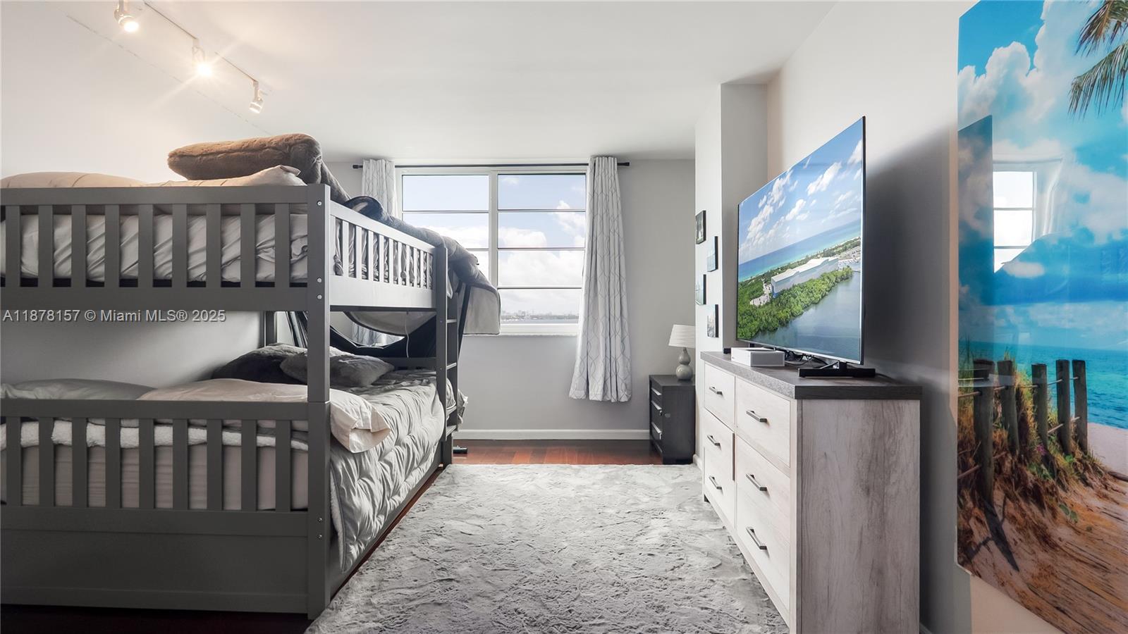 ARLEN HOUSE WEST CONDO - Residential