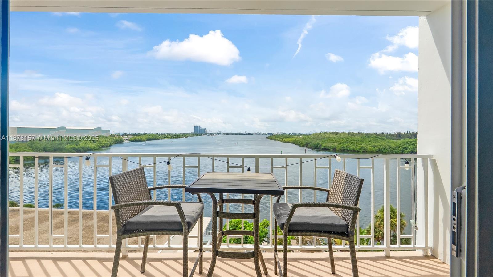 ARLEN HOUSE WEST CONDO - Residential