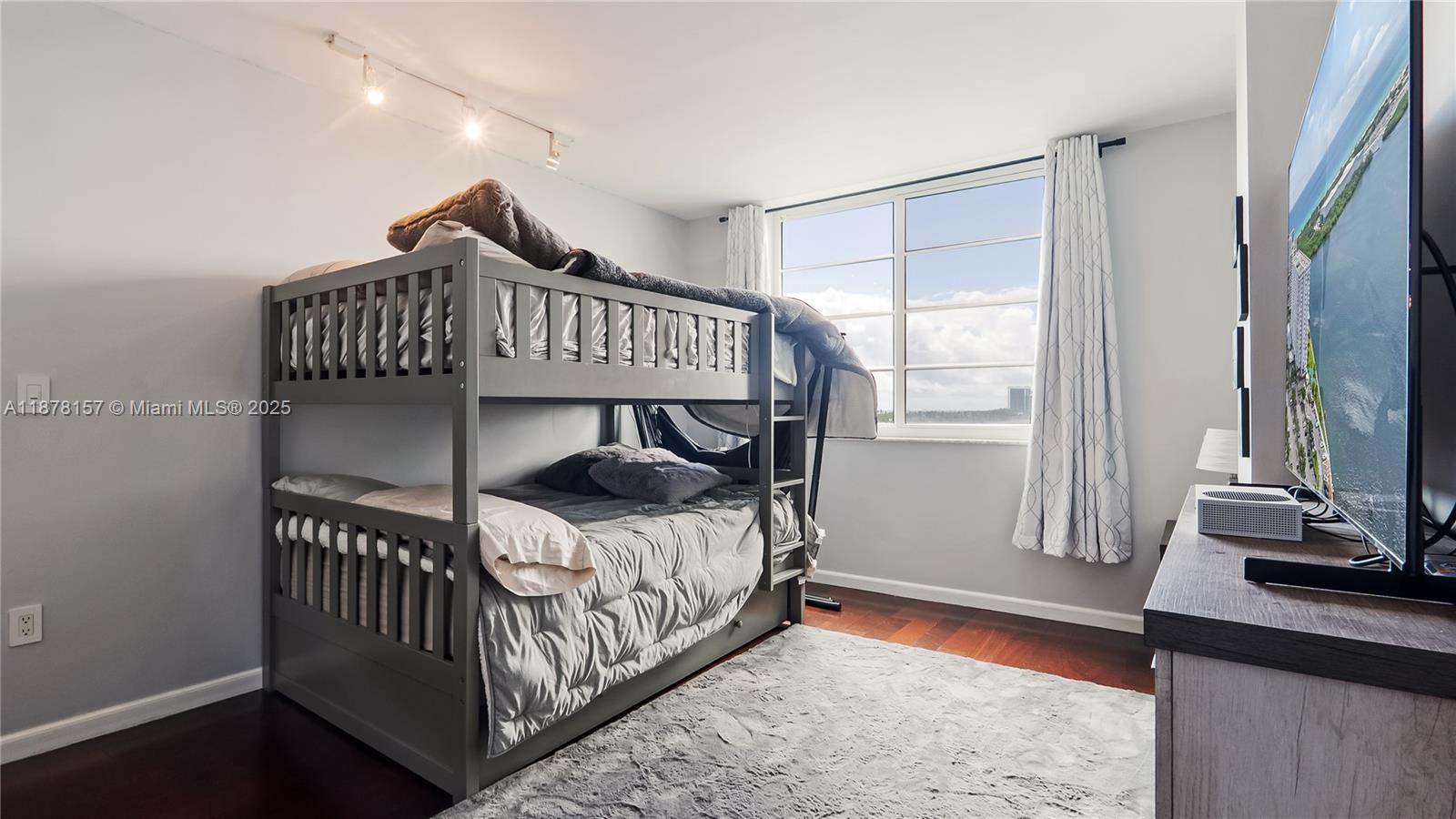 ARLEN HOUSE WEST CONDO - Residential