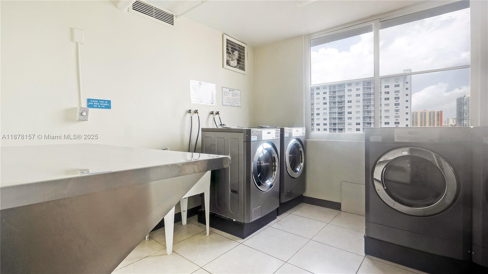 ARLEN HOUSE WEST CONDO - Residential