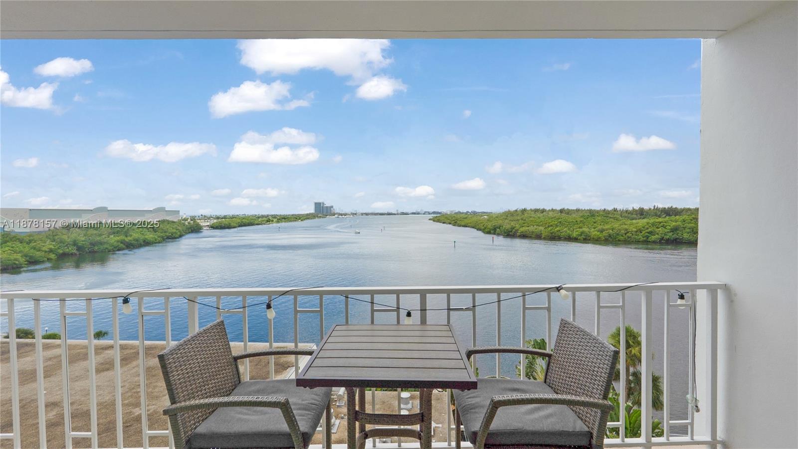 ARLEN HOUSE WEST CONDO - Residential