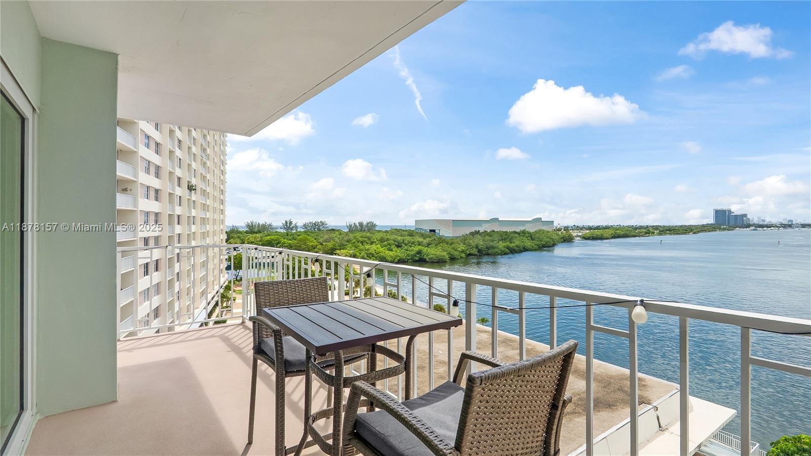 ARLEN HOUSE WEST CONDO - Residential