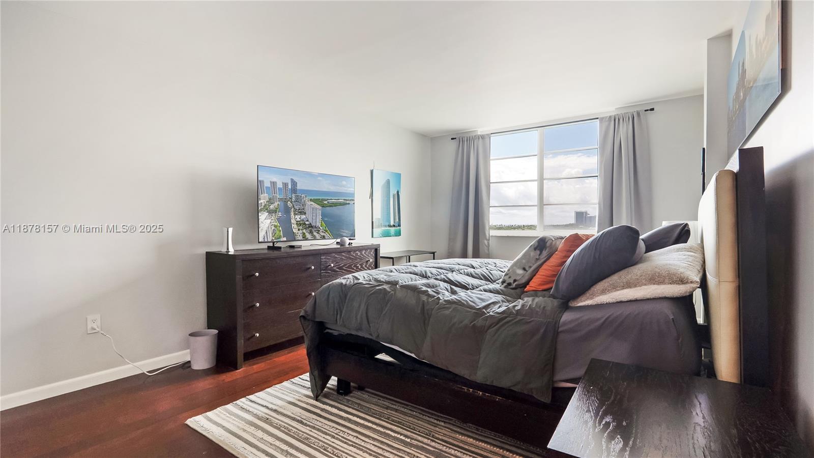 ARLEN HOUSE WEST CONDO - Residential