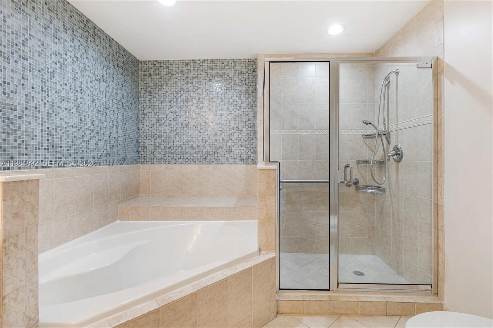 COLONNADE AT DADELAND SE - Residential