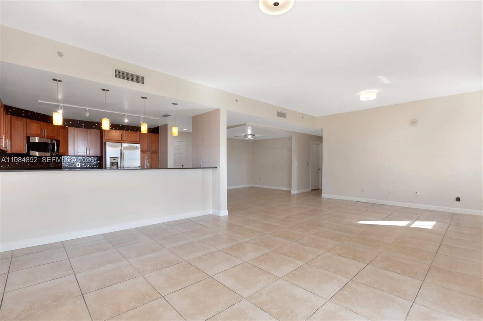 COLONNADE AT DADELAND SE - Residential