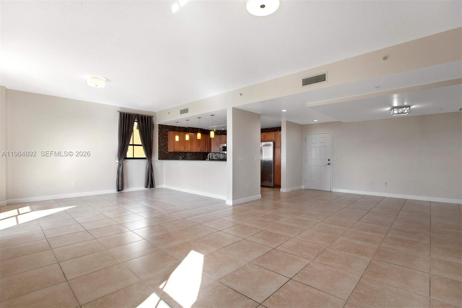 COLONNADE AT DADELAND SE - Residential