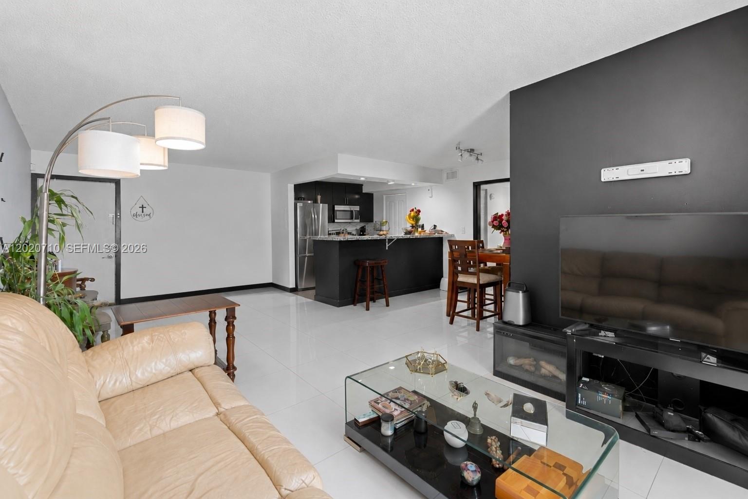 CONTINUUM CONDO PH II - Residential
