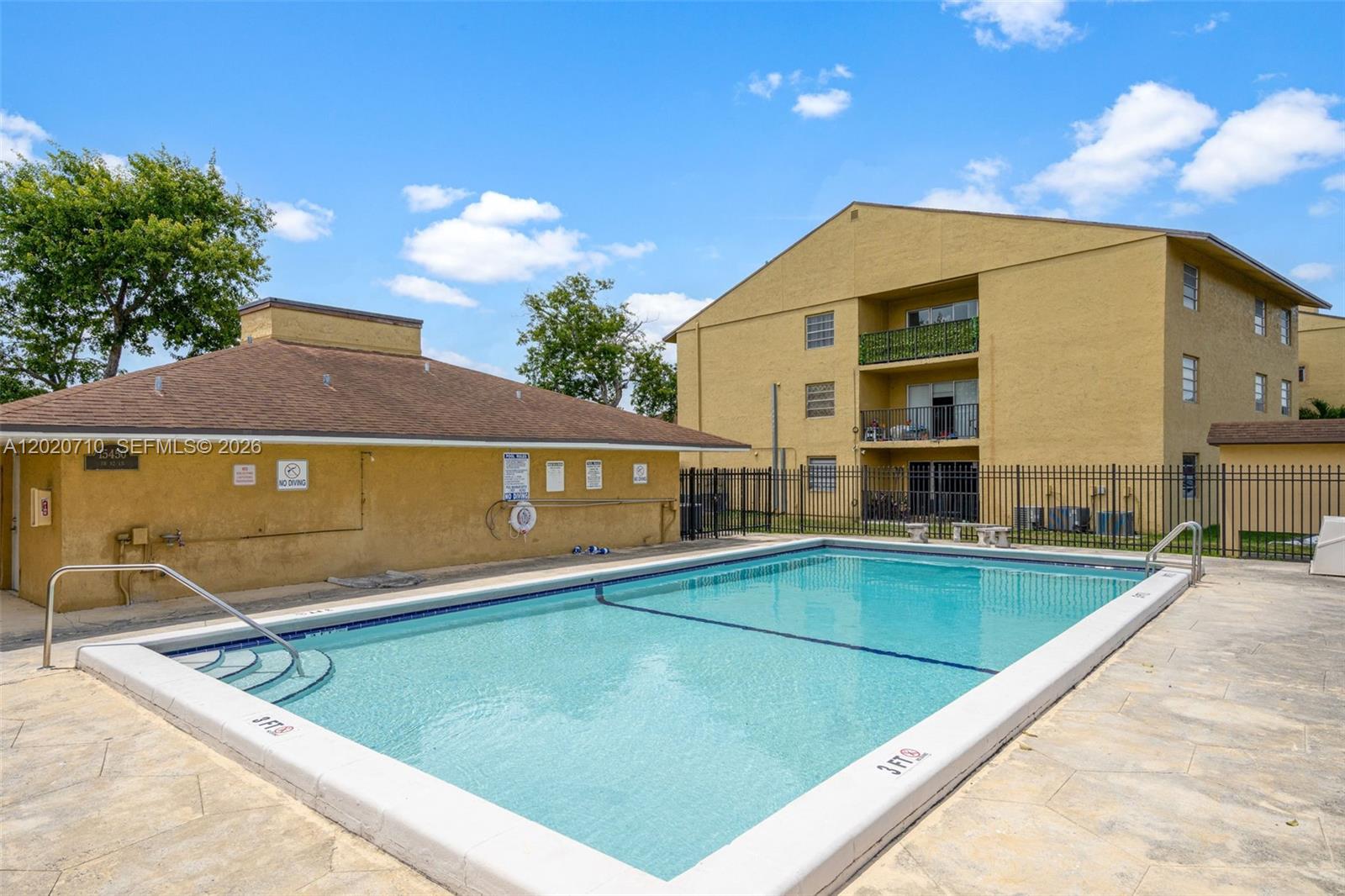 CONTINUUM CONDO PH II - Residential