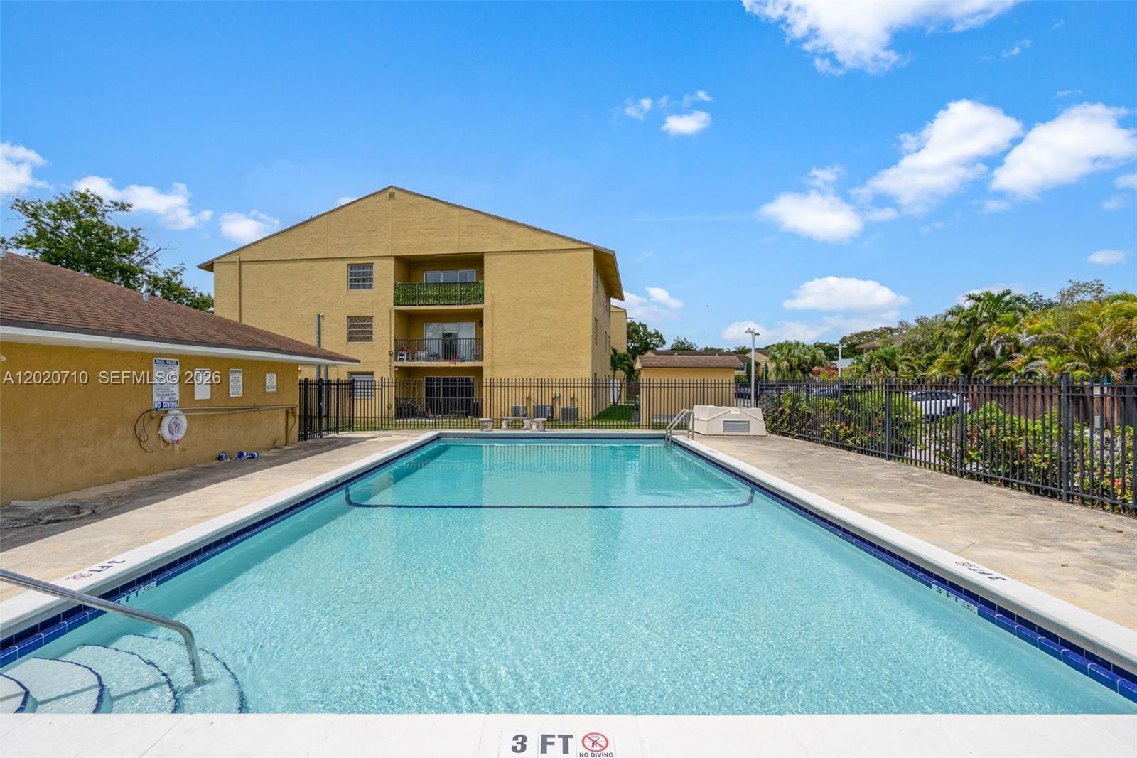 CONTINUUM CONDO PH II - Residential