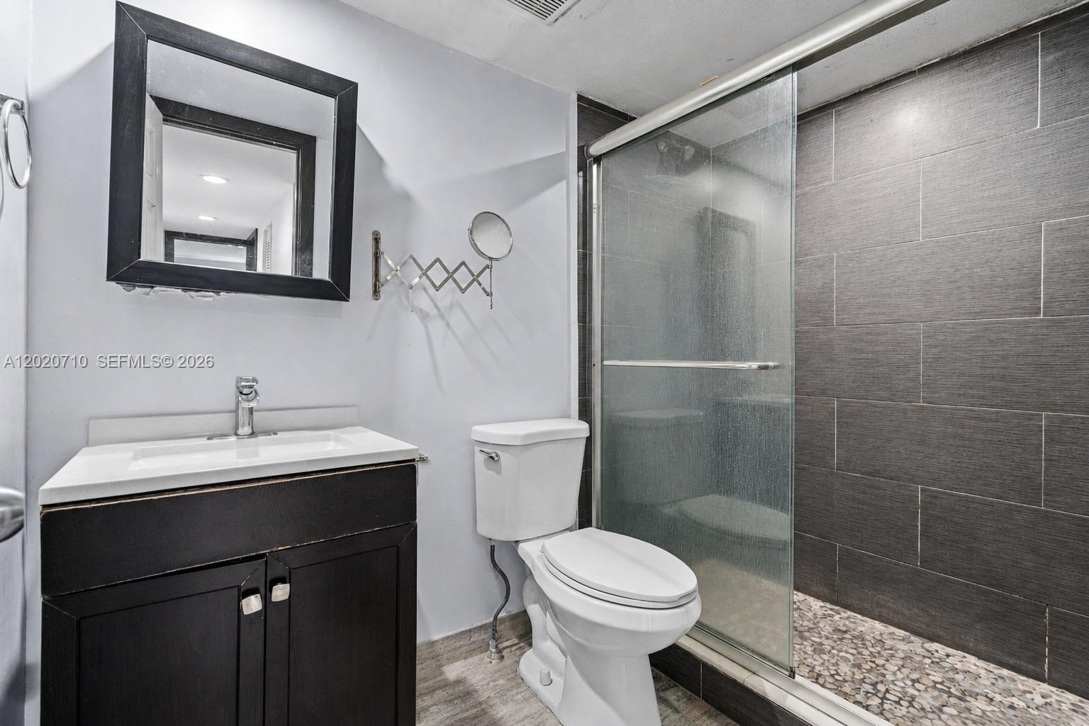 CONTINUUM CONDO PH II - Residential