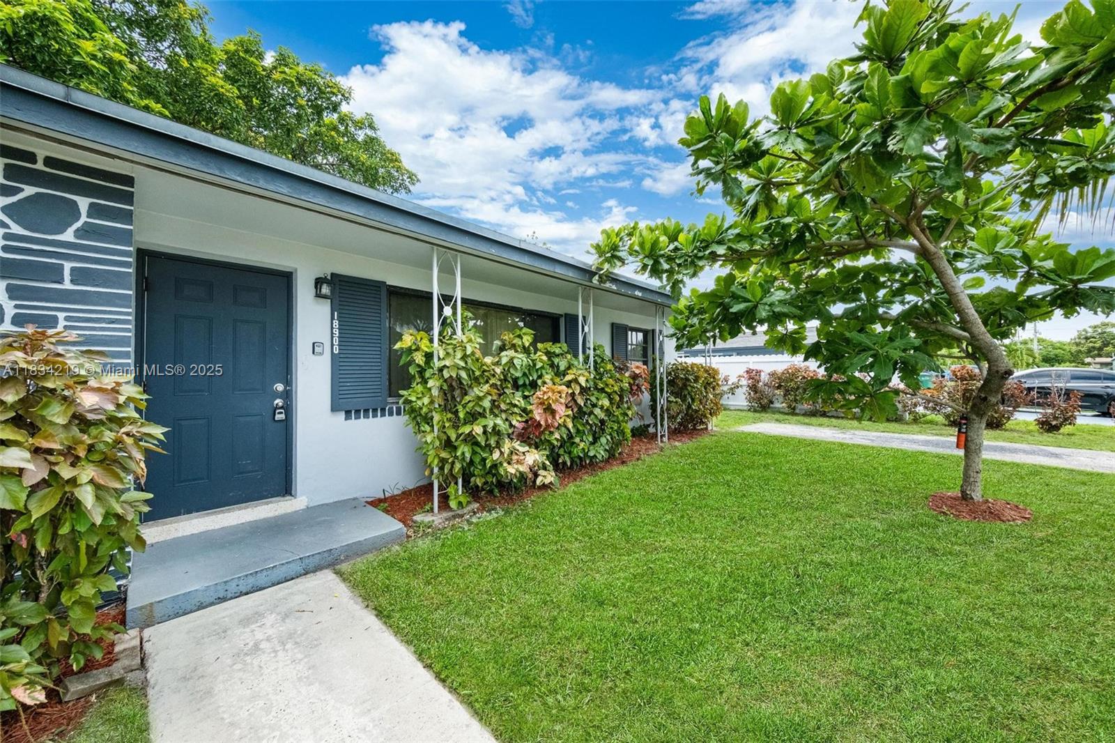 WINDWARD ESTATES SEC 1 - Residential