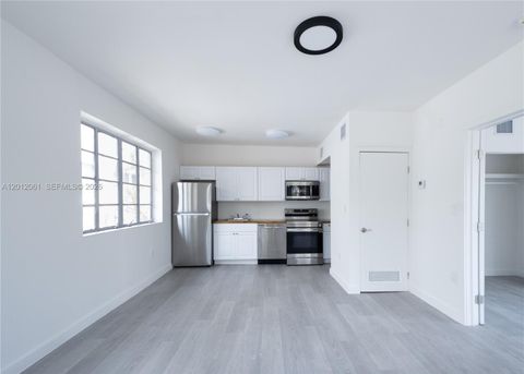 423 NE 71st St 4 Miami FL 33138