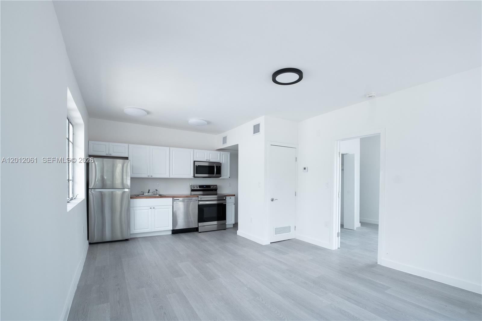 423 NE 71st St 4