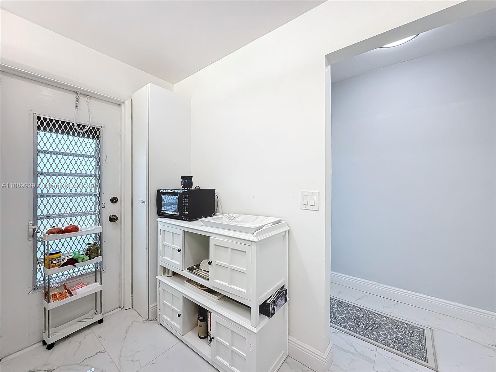 GARDEN-AIRE VILLAGE - Residential