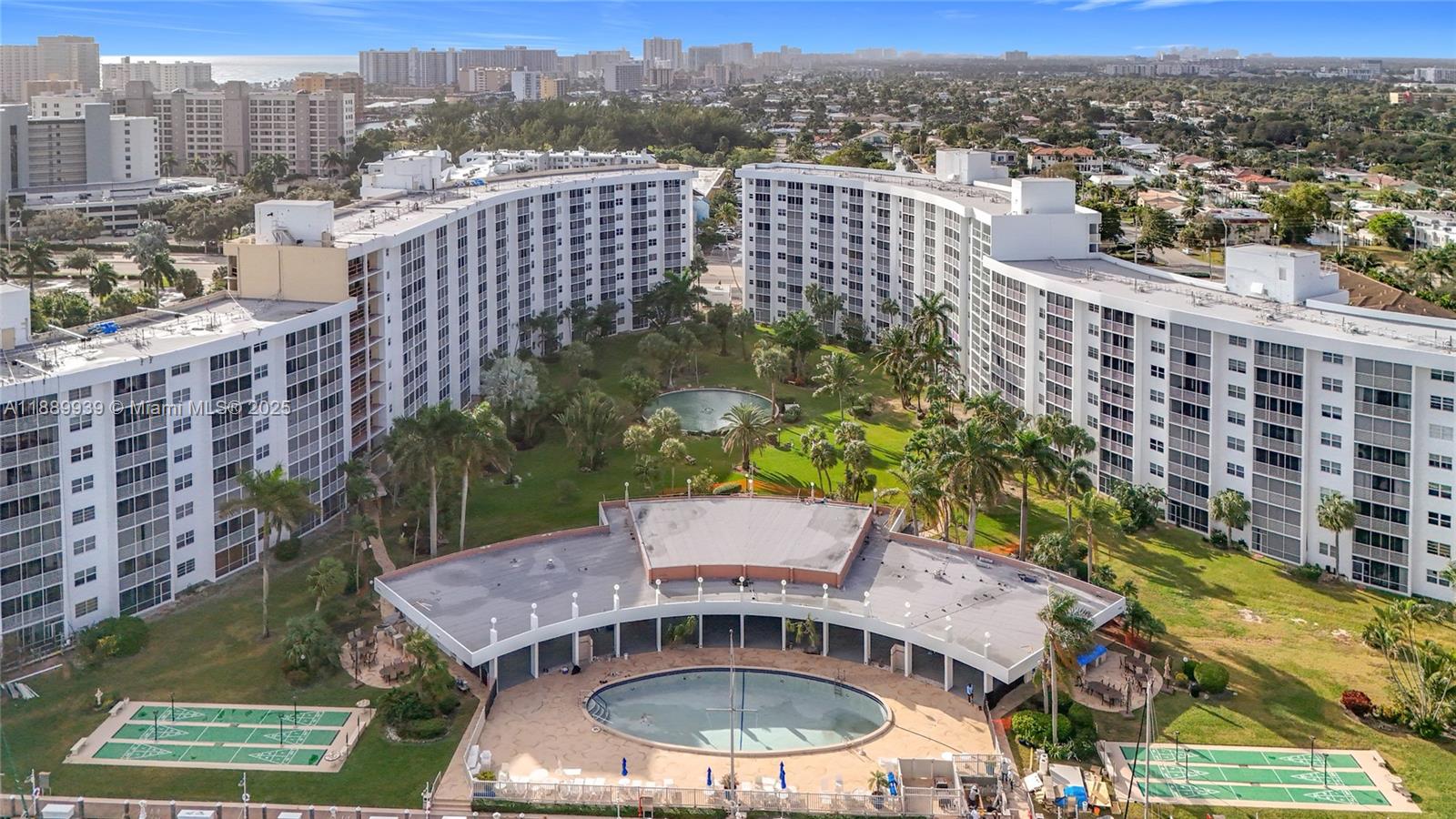 GARDEN-AIRE VILLAGE - Residential