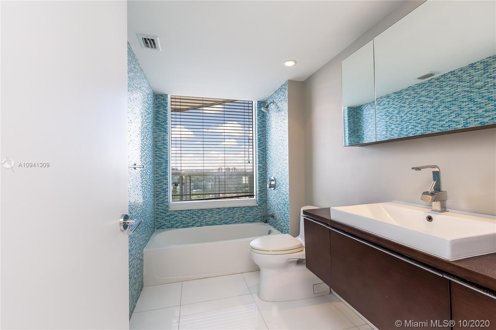 SOUTH TOWER AT THE POINT - Residential