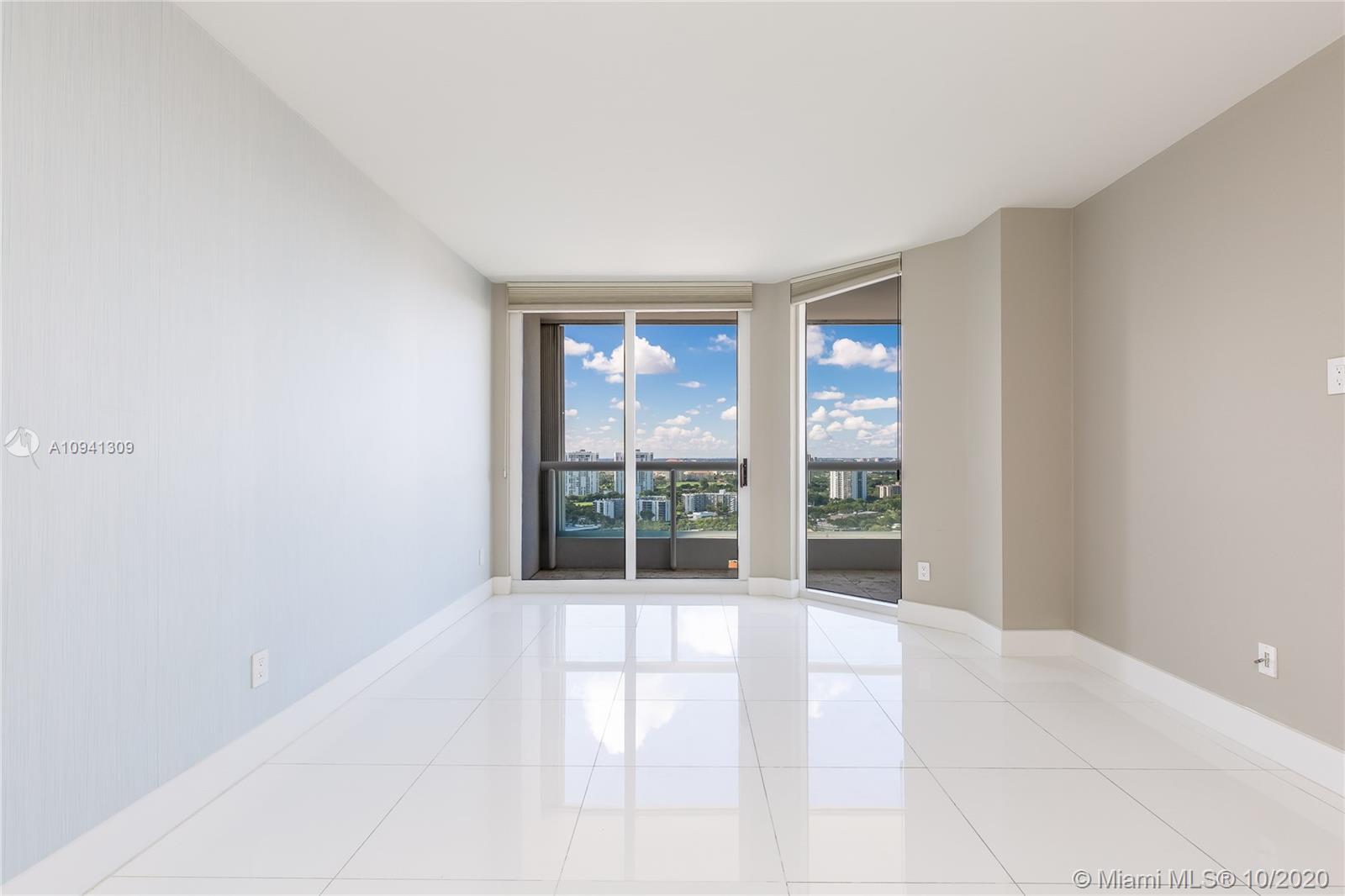 SOUTH TOWER AT THE POINT - Residential