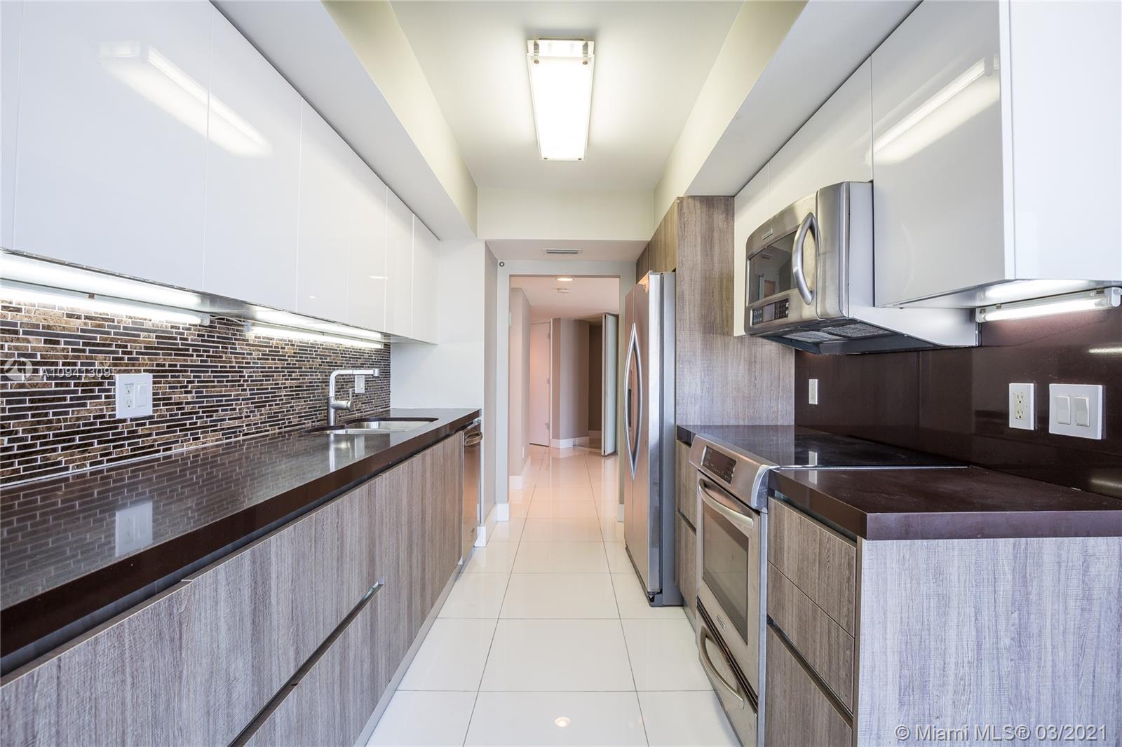 SOUTH TOWER AT THE POINT - Residential