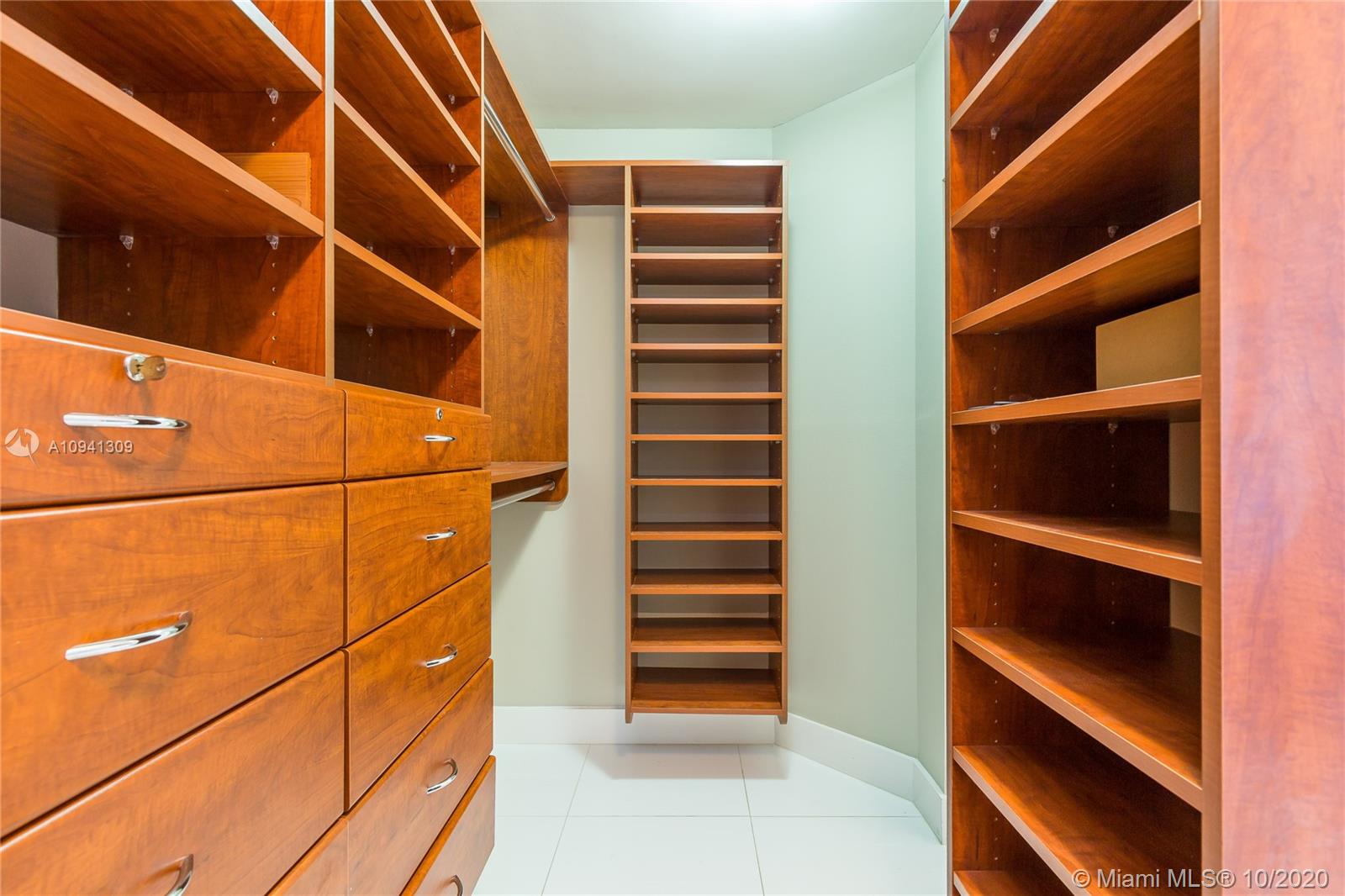 SOUTH TOWER AT THE POINT - Residential