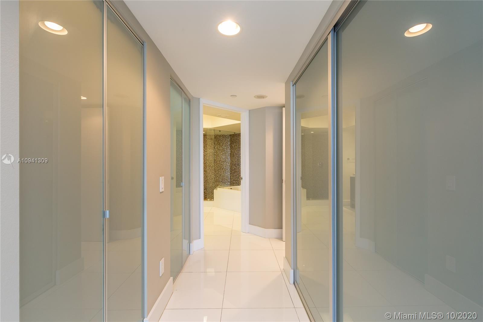 SOUTH TOWER AT THE POINT - Residential