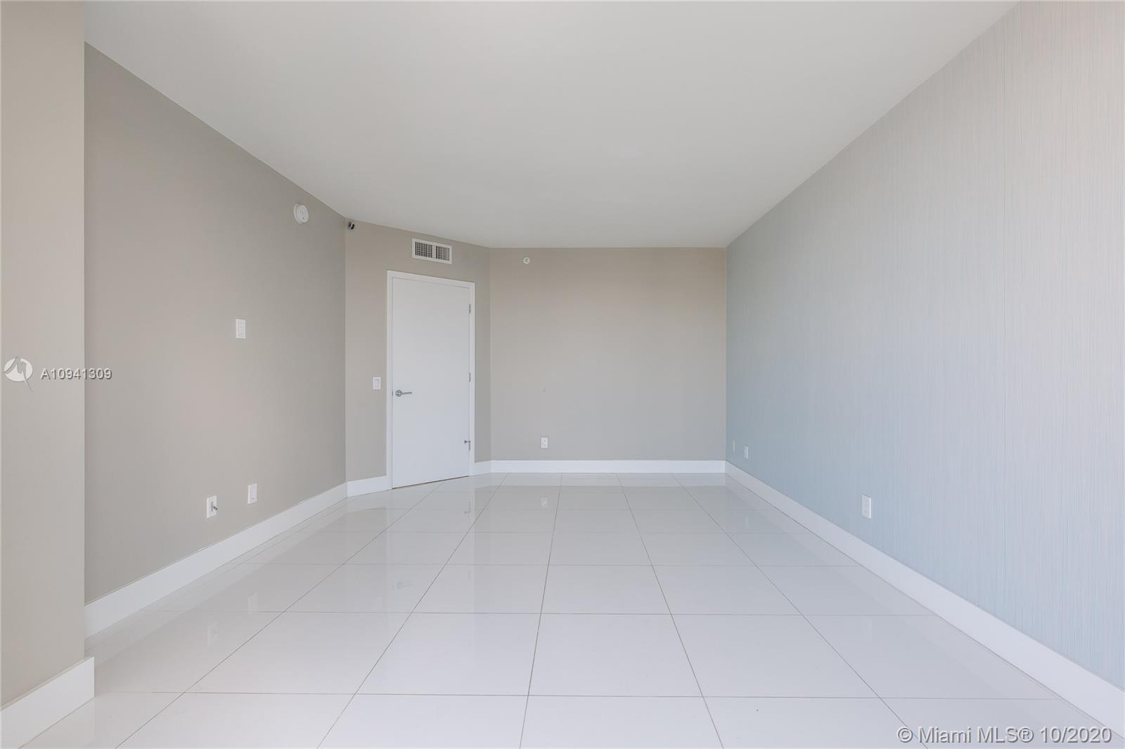 SOUTH TOWER AT THE POINT - Residential