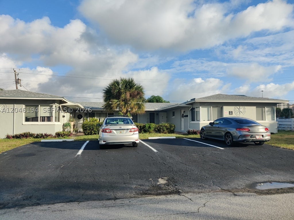 Photo of 2859 NE 30th St #3, Fort Lauderdale, FL 33306 (MLS # A12046194)