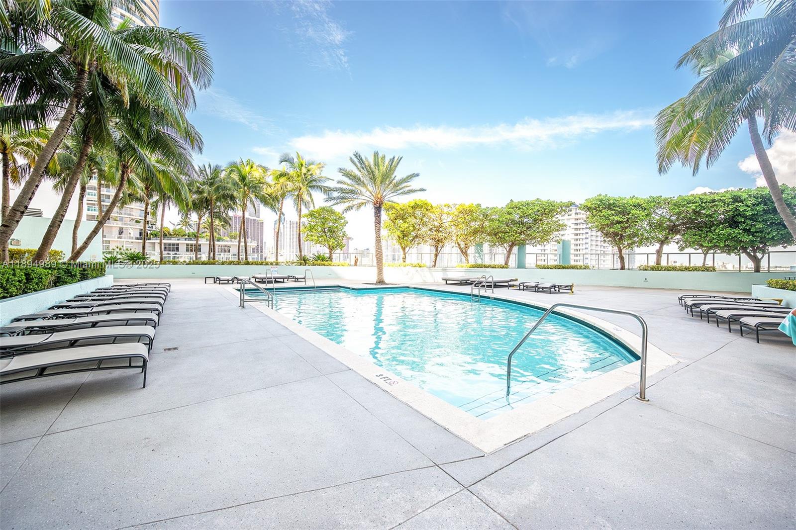 QUANTUM ON THE BAY CONDO - Residential