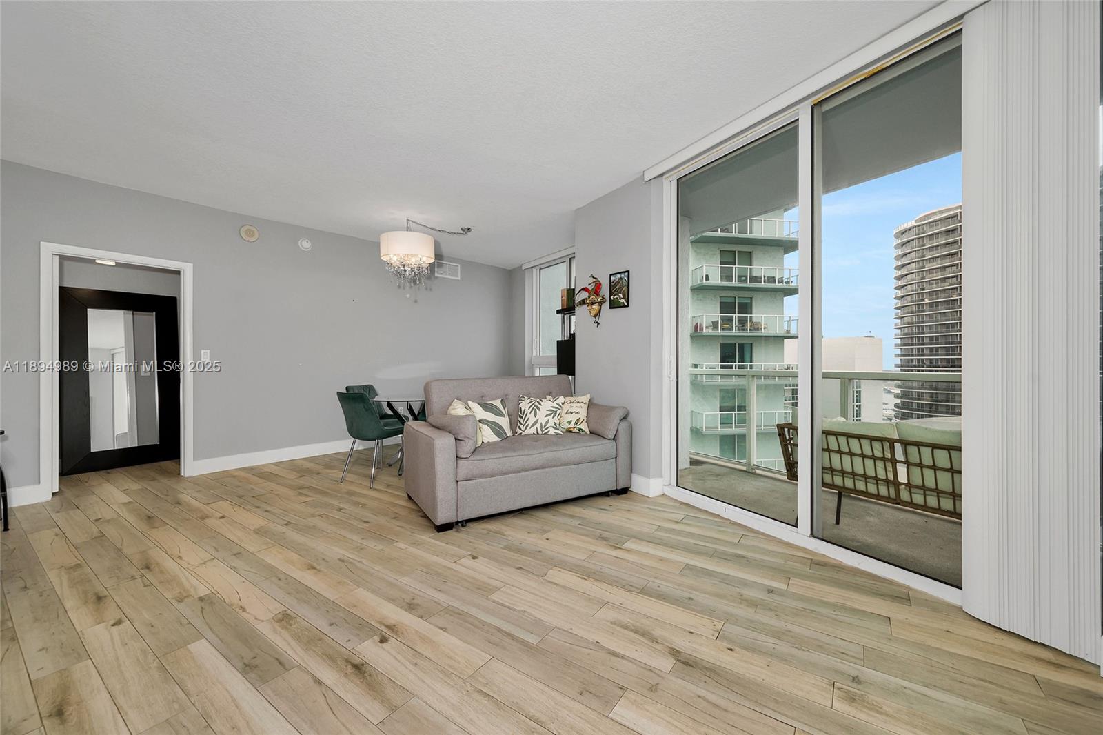 QUANTUM ON THE BAY CONDO - Residential