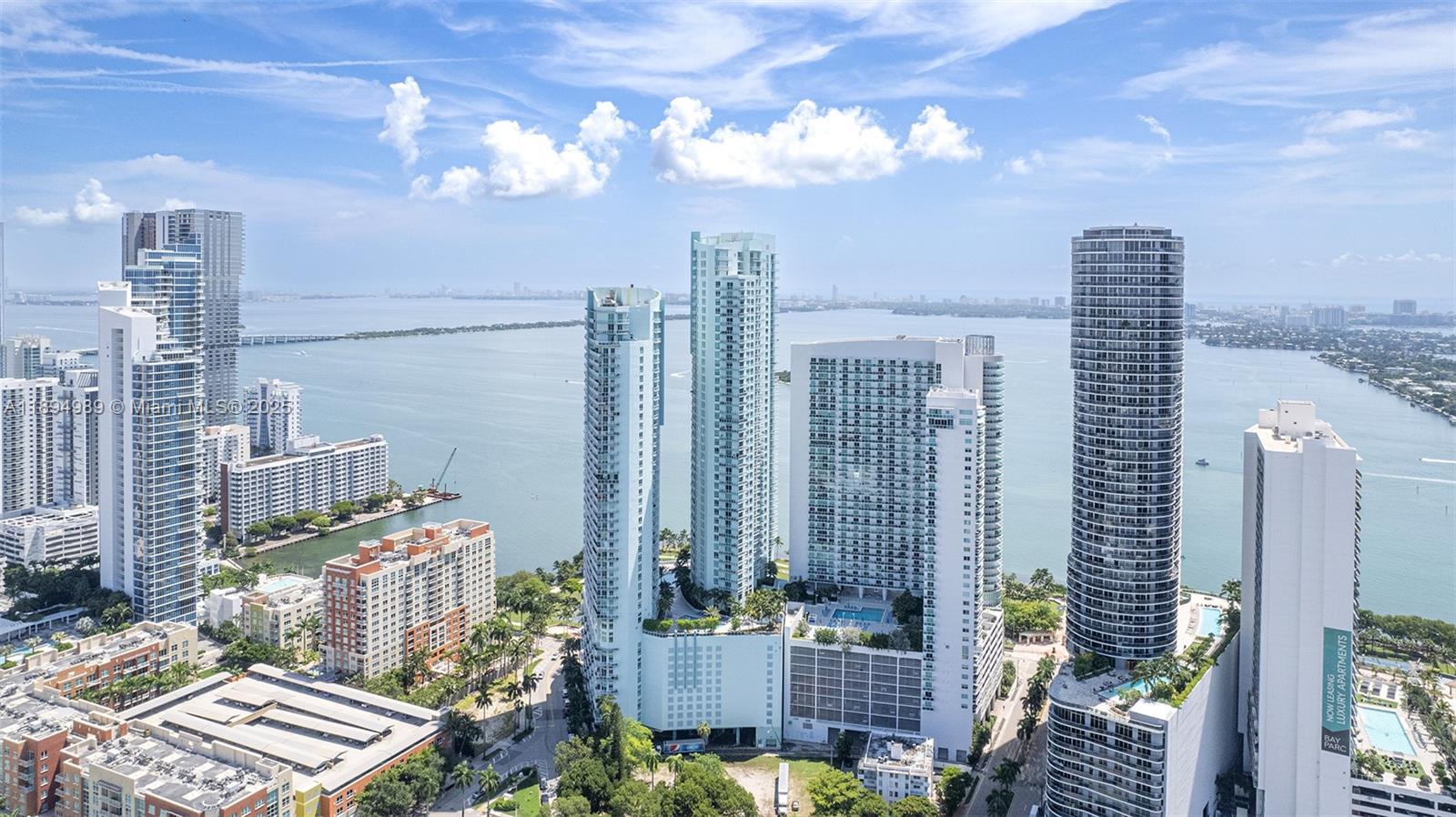 QUANTUM ON THE BAY CONDO - Residential