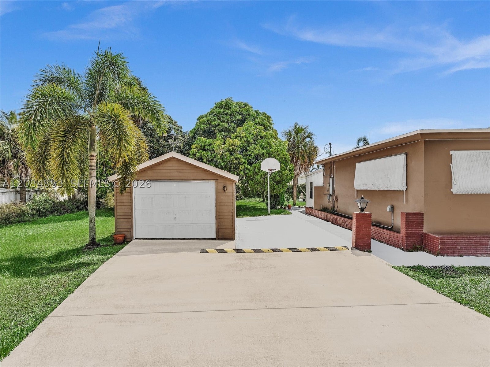 5220 SW 26th Ave