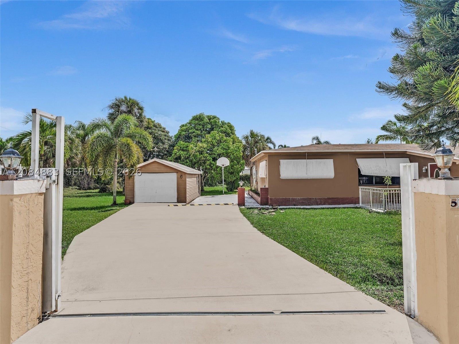 5220 SW 26th Ave