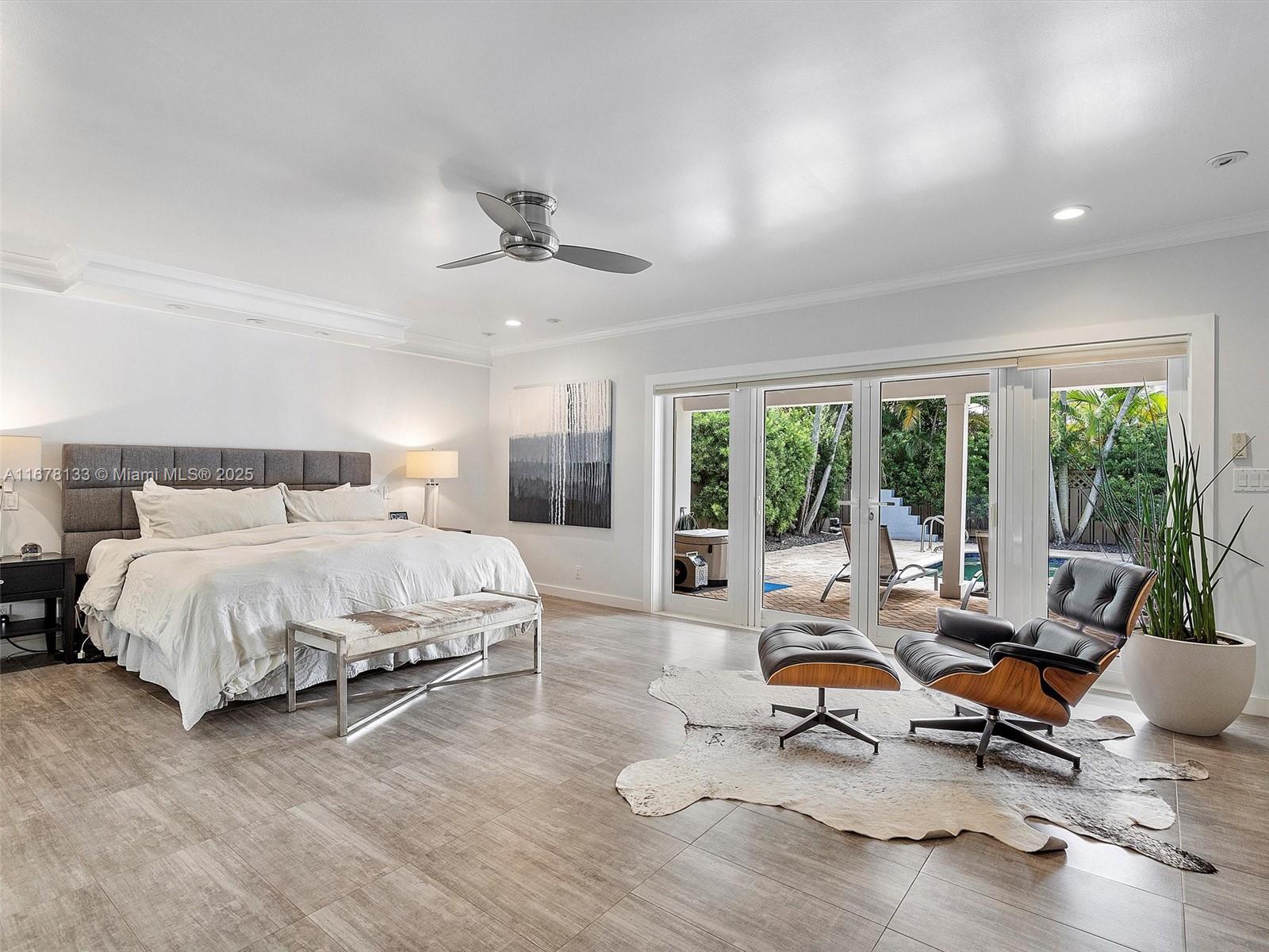 HOLLYWOOD LAKES SECTION - Residential