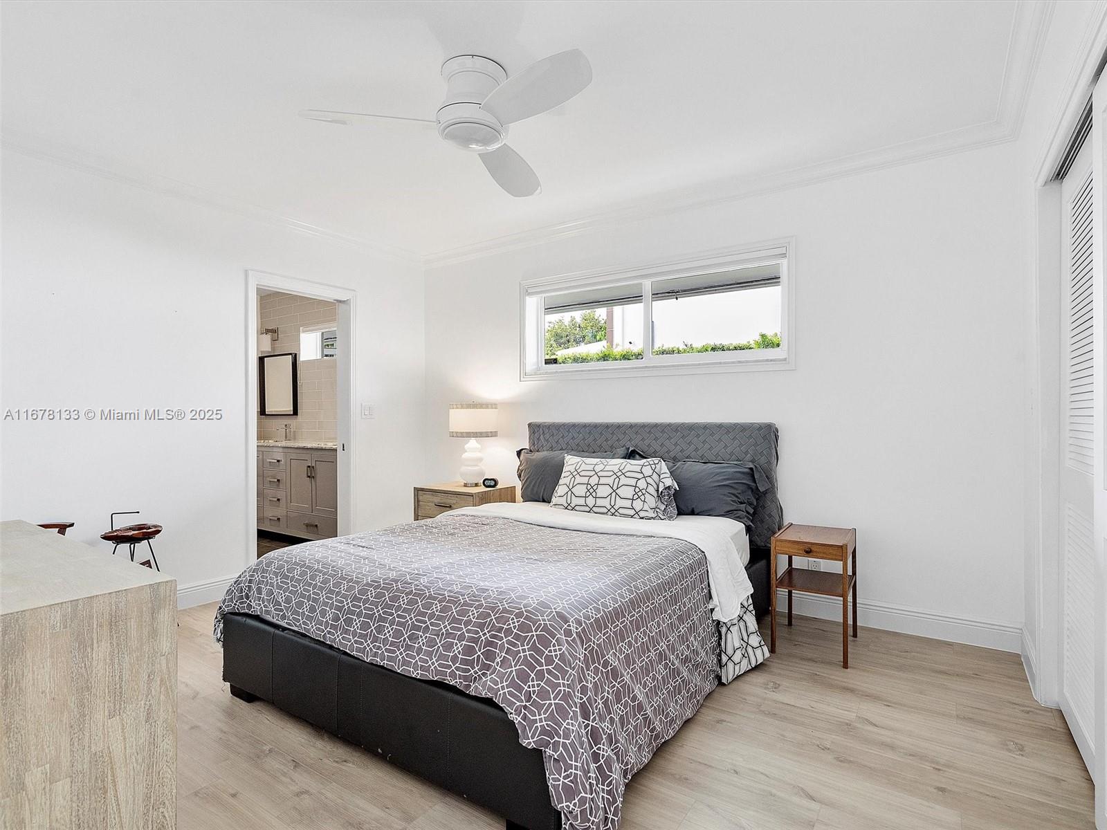 HOLLYWOOD LAKES SECTION - Residential