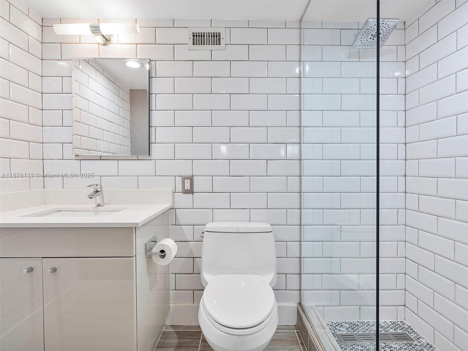 HOLLYWOOD LAKES SECTION - Residential