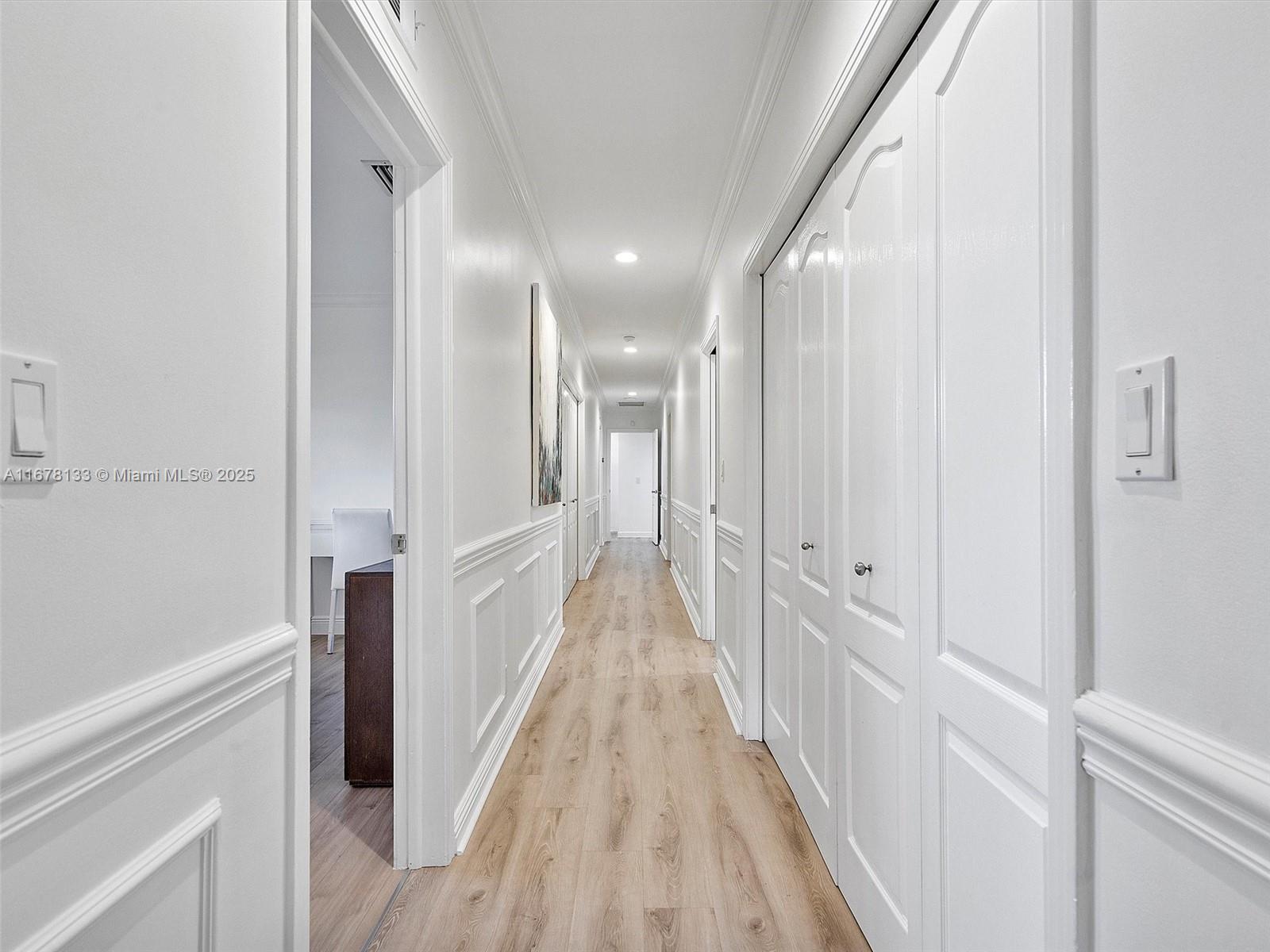 HOLLYWOOD LAKES SECTION - Residential