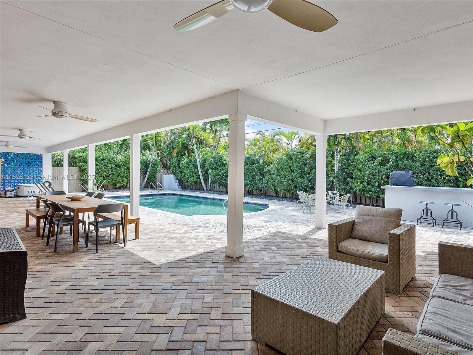 HOLLYWOOD LAKES SECTION - Residential