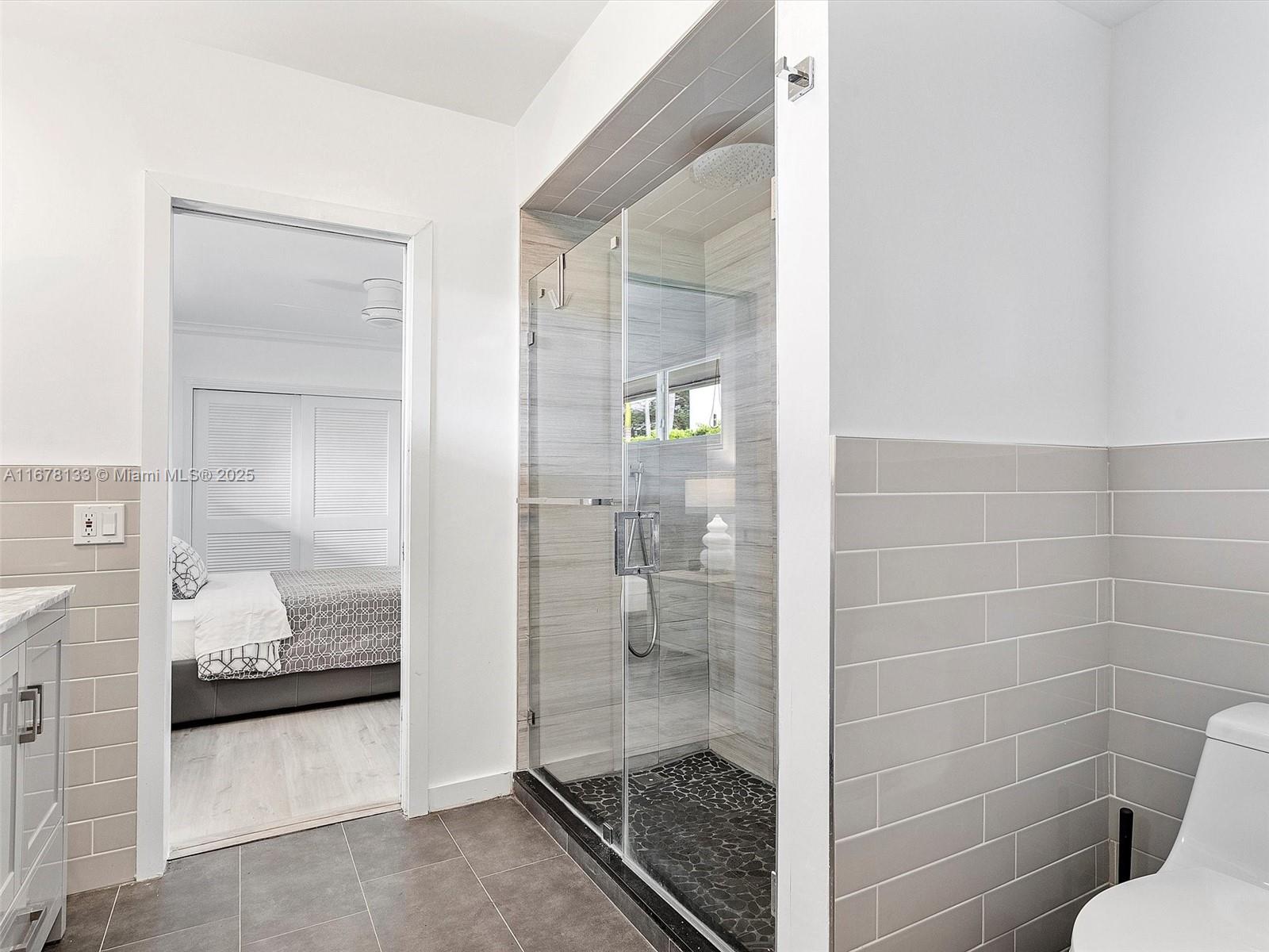 HOLLYWOOD LAKES SECTION - Residential