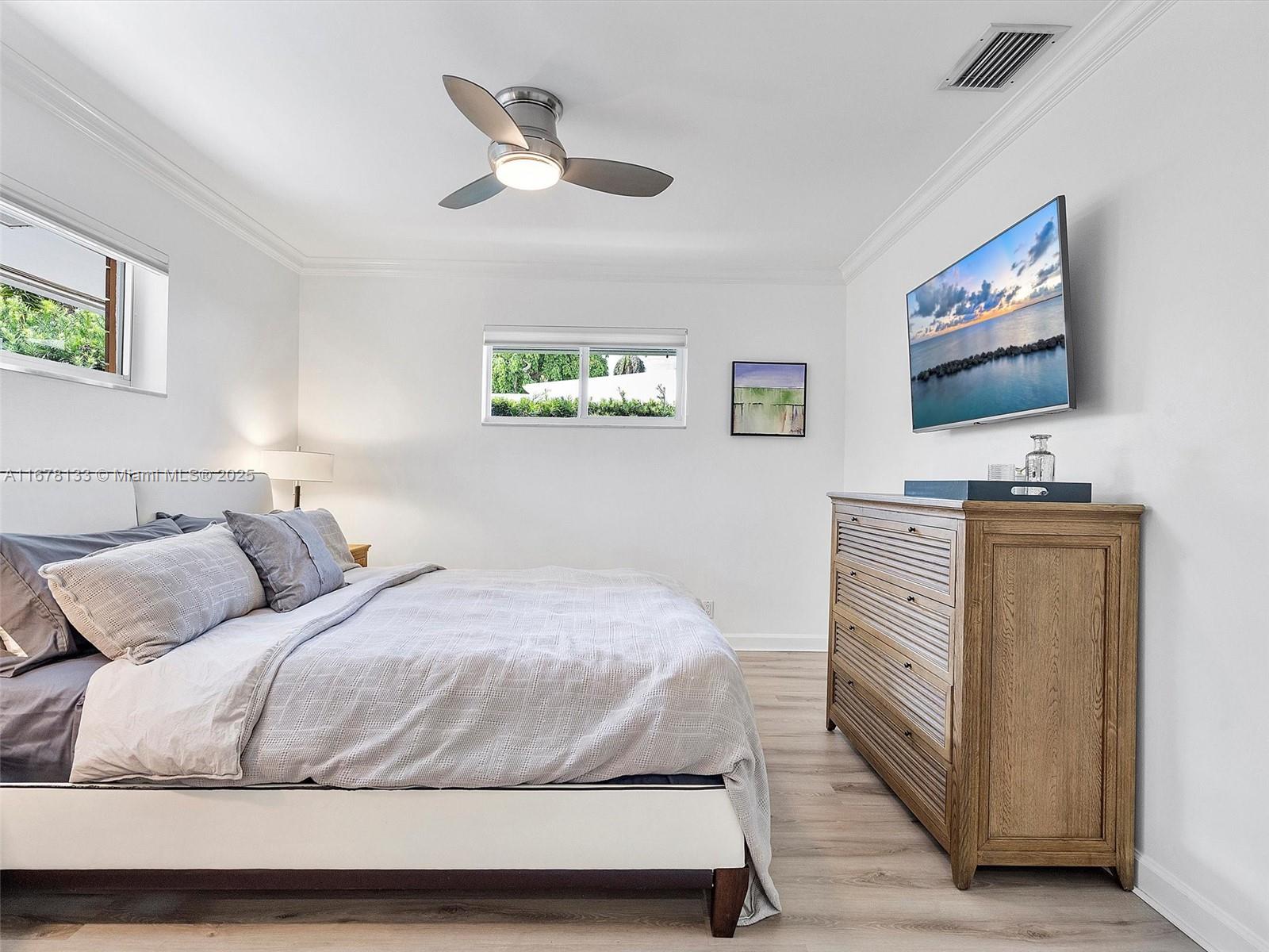 HOLLYWOOD LAKES SECTION - Residential