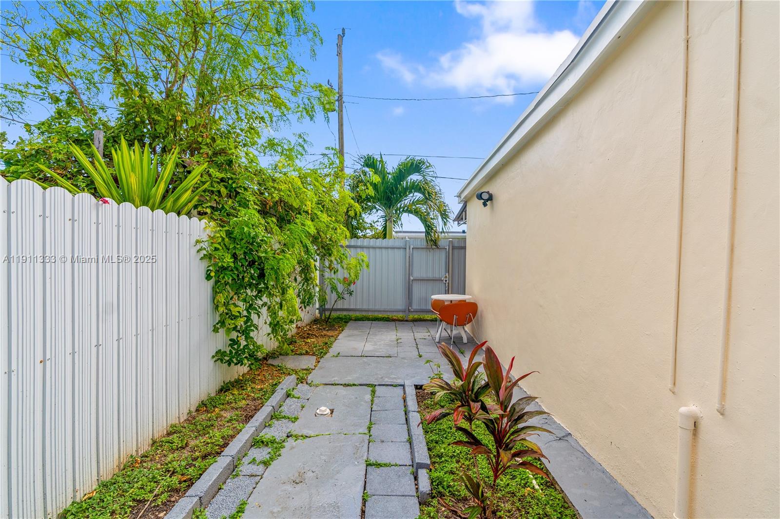 PALM SPRINGS SEC 4 - 5TH - Residential Lease