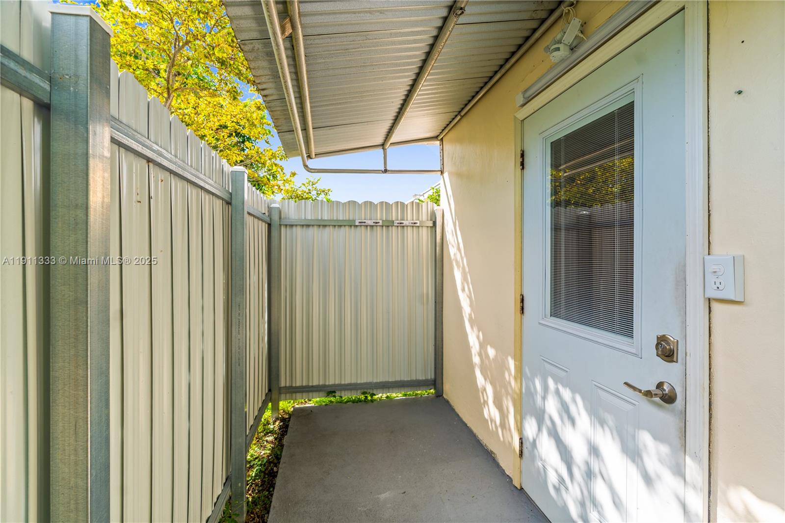 PALM SPRINGS SEC 4 - 5TH - Residential Lease